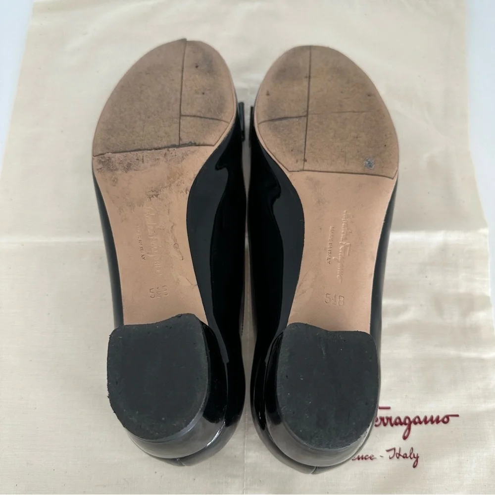 Ferragamo Vara Bow Low-Heel Pumps Patent Leather - Picture 8 of 9